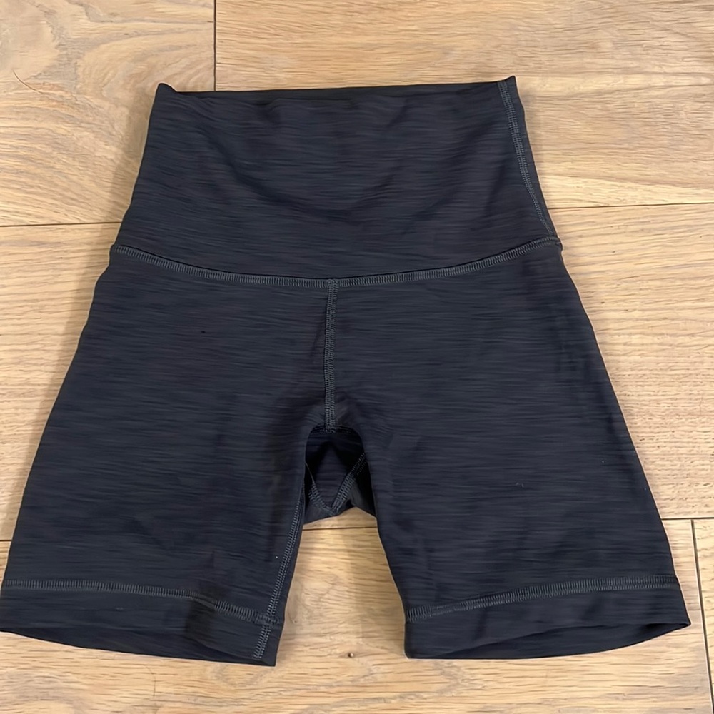 Lululemon Wunder Train High Rise short 6inch Heather Grey size 0